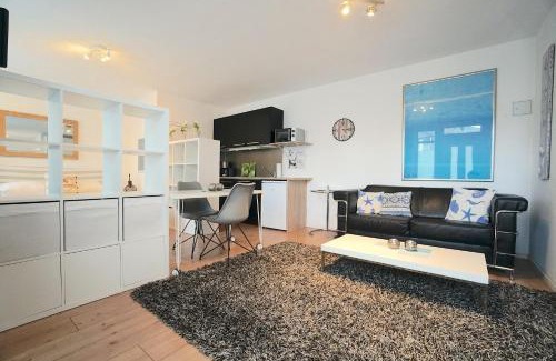 Eckernfoerde Apartment | Ferienwohnung Kajüte am Borbyer Kurpark von Eckernförde