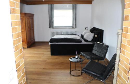 Nendingen Apartment | Ferienwohnung Kirche