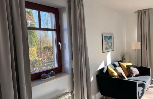 Gustow Apartment | Ferienwohnung-Klaus-Stoertebeker-mit-Sonnenterrasse-Garten-zwischen-Strand-Wald-und-Wiese