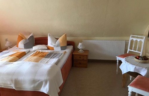 Steinthaleben Apartment | Ferienwohnung Krause oben