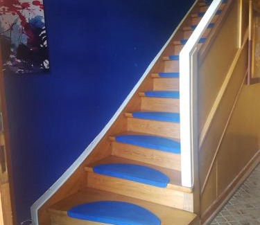Siedlinghausen Apartment | Ferienwohnung Kunterbunt