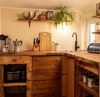Zittau Apartment | Ferienwohnung Landscapeapartment, 46qm Individual Fewo mit Fernblick ins Zittauer Gebirge, Ferienapartment im historischen Altstadtkern Zittau