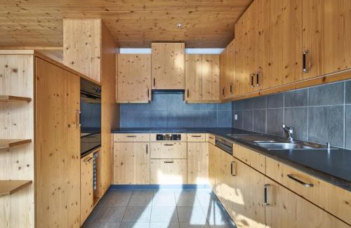 Hohfluh Apartment | Ferienwohnung Leuweli