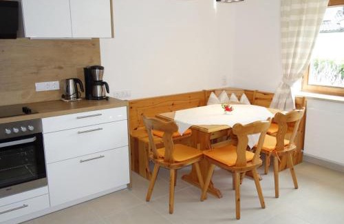 Inzing Apartment | Ferienwohnung Mariner Inzing