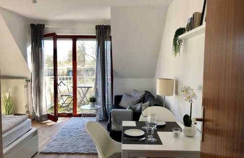 Gustow Apartment | Ferienwohnung-Mary-Poppins-mit-Balkon-zwischen-Strand-Wald-Wiese-im-Suedosten-der-Insel-Ruegen