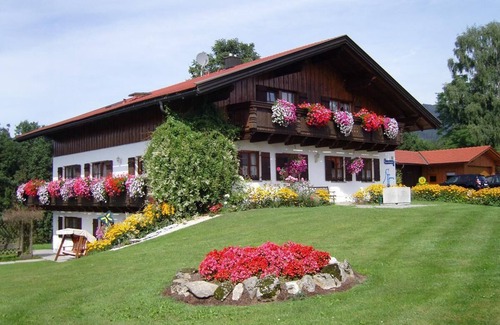 Arnbruck Apartment | Ferienwohnung mit 2 Schlafzimmern & traumhaftem Panoramablick