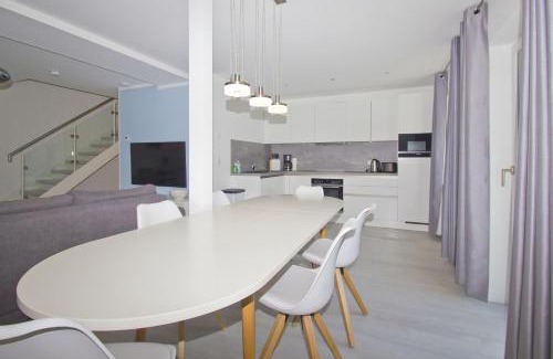 Gross Zicker Apartment | Ferienwohnung mit Balkon und Gartennutzung - Haus Inselwind FeWo MEERurlaub