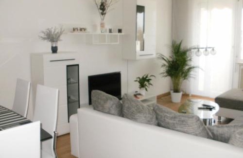 Zwenkau Apartment | Ferienwohnung mit Balkon