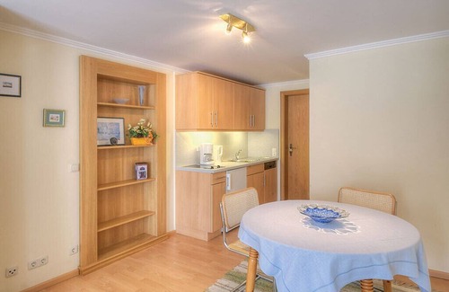 Bad Birnbach Apartment | Ferienwohnung mit Gartenblick und Terrasse im Erdgeschoss (48qm)