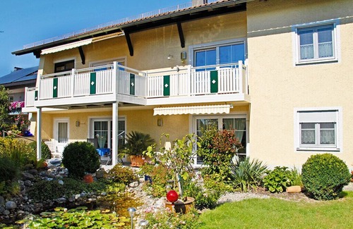 Bad Birnbach Apartment | Ferienwohnung mit Gartenblick und Terrasse im Erdgeschoss (48qm)