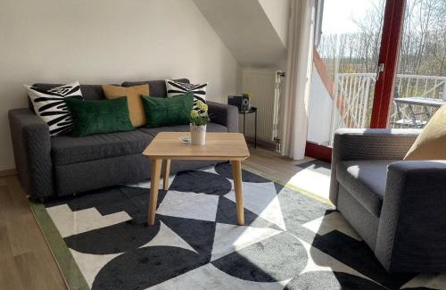 Gustow Apartment | Ferienwohnung-Nils-Holgerson-mit-Balkon-zwischen-Strand-Wald-Wiese-im-Suedosten-der-Insel-Ruegen
