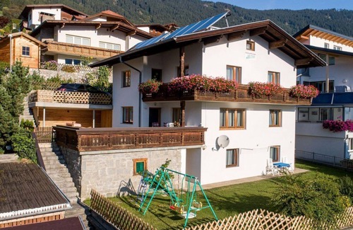 Wenns Apartment | Ferienwohnung Obergeschoss - Appartements Jeitner