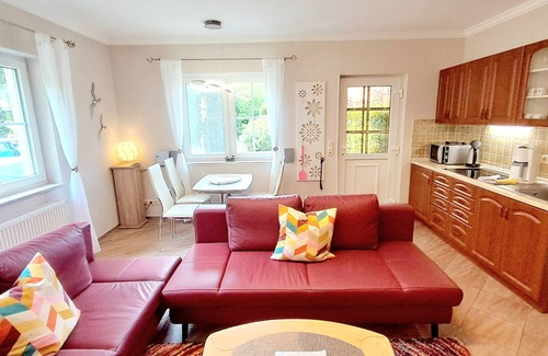 Dargen Apartment | Ferienwohnung Ottosin mit Terrasse und Garten