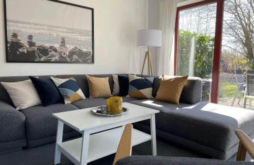 Gustow Apartment | Ferienwohnung-Peter-Pan-mit-Sonnenterrasse-Garten-zwischen-Strand-Wald-Wiese-auf-Ruegen