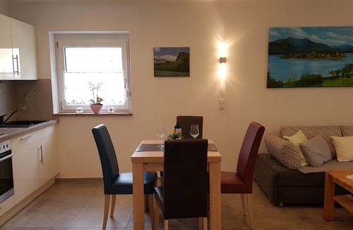 Bad Endorf Apartment | Ferienwohnung "Rositta", 45 qm Erdgeschoss, 1 separates Schlafzimmer