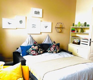 Buxtehude Apartment | Ferienwohnung Schönwälder mit kleiner Terrasse und WALL BOX