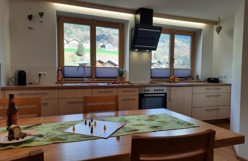 Silbertal Apartment | Ferienwohnung Schrofamühli