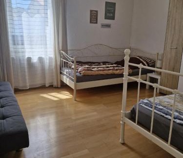 Rollshausen Apartment | Ferienwohnung - Stein -