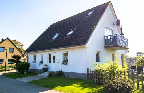 Kroeslin Apartment | Ferienwohnung Sukow