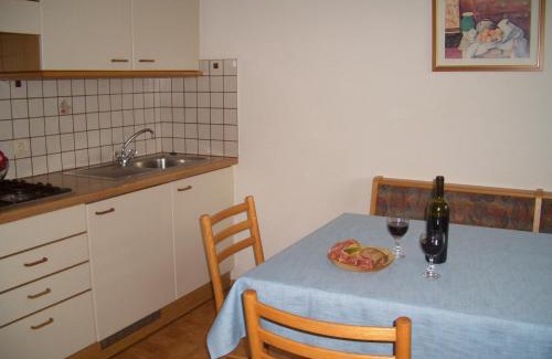 Naz Apartment | Ferienwohnung Tauberhof