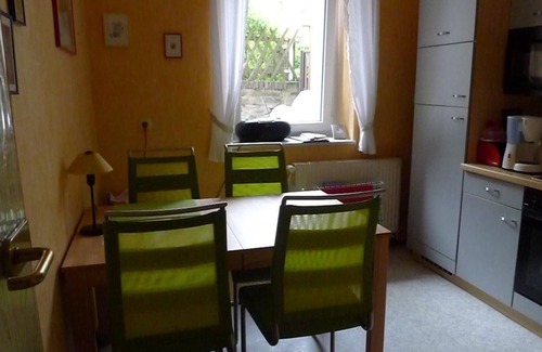 Silberhofviertel Apartment | Ferienwohnung Ulbricht - Apartment/flat, shower, WC