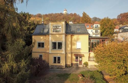 Niederloßnitz Apartment | Ferienwohnung unterm Wasserturm
