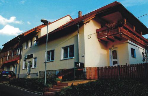 Alkersleben Apartment | Ferienwohnung Weißkopf