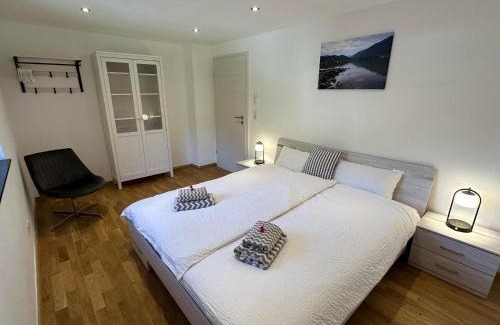 Burgberg Apartment | Ferienwohnung Weiherblick