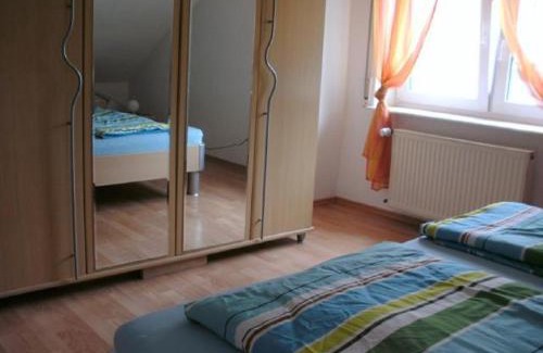 Poppenhausen Apartment | Ferienwohnung Wenz
