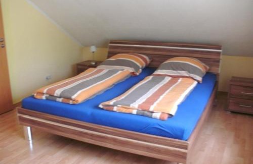 Poppenhausen Apartment | Ferienwohnung Wenz