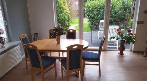 Nordenham Apartment | Ferienwohnung Wesergarten