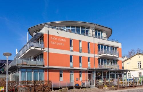 Altefaehr Apartment | Ferienwohnung Zeitlos mit Sund- und Seeblick