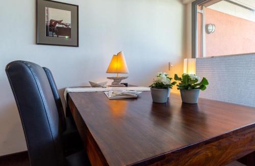 Altefaehr Apartment | Ferienwohnung Zeitlos mit Sund- und Seeblick
