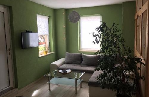 Naumburg Apartment | Ferienwohnung Zum Saaletalblick