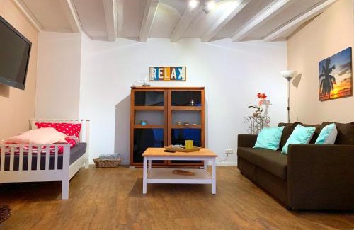 Itzehoe Apartment | Ferienwohnungen Arp "Beach House" mit Terrasse und Parkplatz