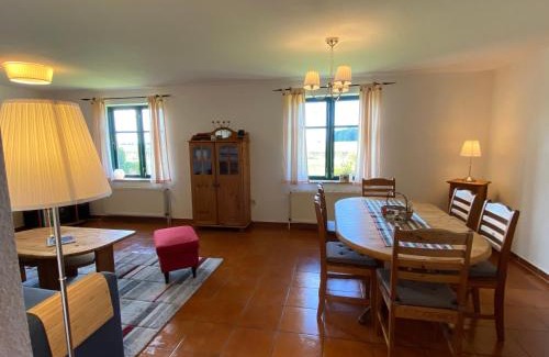 Ummanz Apartment | Ferienwohnungen Dargatz