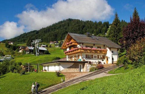 Hirschegg Apartment | Ferienwohnungen Hörmann