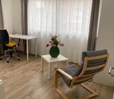 Neckartenzlingen Apartment | Ferienwohnungen Lamisto am Waldesrand