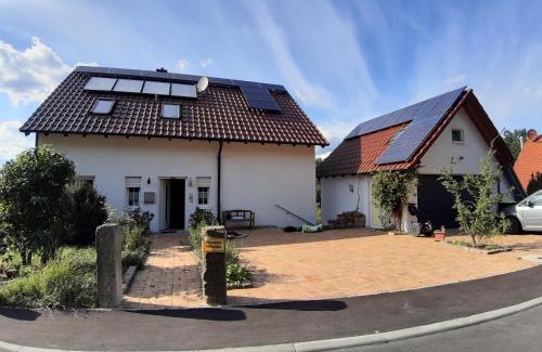 Grossheirath Apartment | Ferienwohnungen Leffer