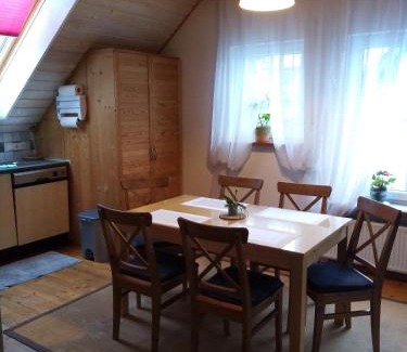 Grossheirath Apartment | Ferienwohnungen Leffer