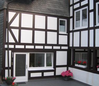 Nordenau Apartment | Ferienwohnungen Otto
