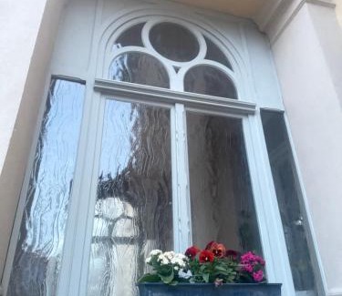 Weissenfels House | Ferienzimmer Healing und Montuerwohnung