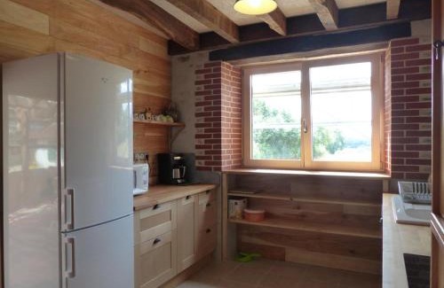 Blomard House | Ferme éco-restaurée avec jardin, jeux enfants et parking près de Néris les Bains - FR-1-489-40