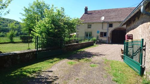 Saint-Bresson House | Ferme De La Grange Du Bas