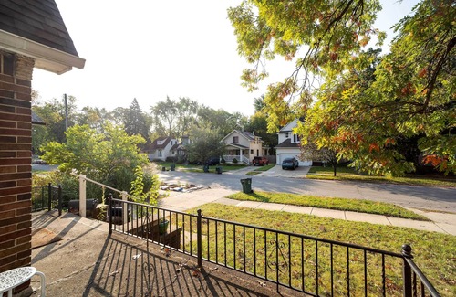 Ferndale Apartment | Ferndale Apartment w/Yard - Near the Detroit Zoo!