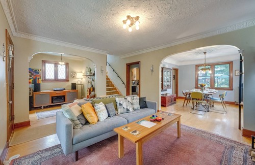 Ferndale House | Ferndale Gem, Walk to Stores & Restaurants!