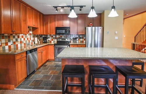 East Kootenay House | Fernie - Pinnacle Ridge Chalet 45-102
