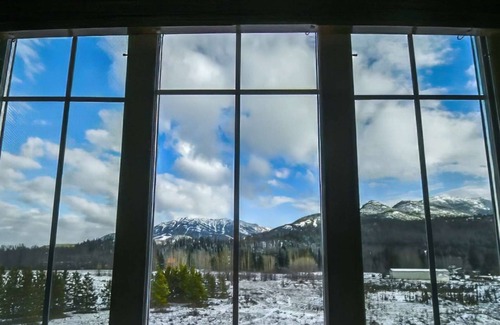 East Kootenay House | Fernie - Pinnacle Ridge Chalet 45-102