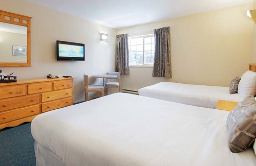 East Kootenay Hotel | Fernie Slopeside Lodge