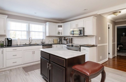High Point House | Fernwood Manor: Your Cozy Retreat in the Heart of High Point, NC